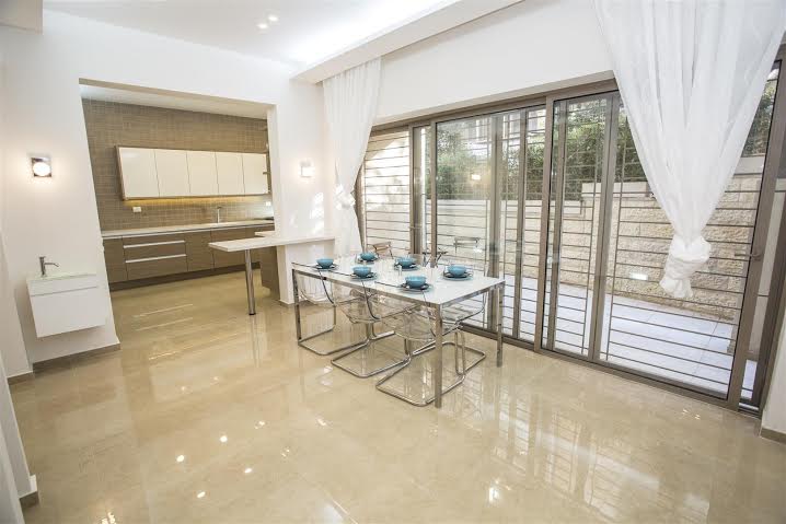 Dining Area Picture #1